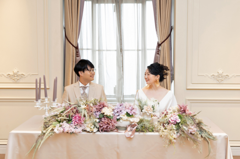 披露宴会場で笑顔の1枚を