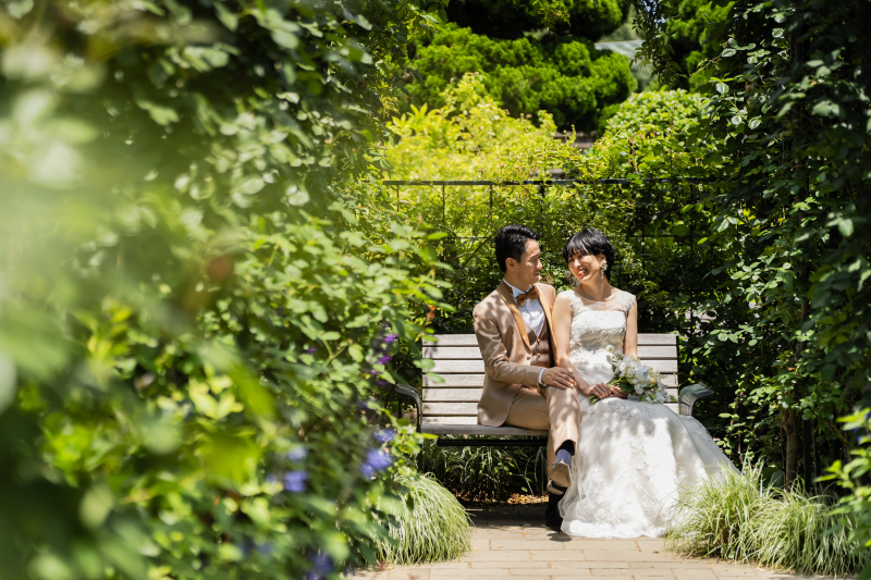 ベンチに座ってお話しショット・:*