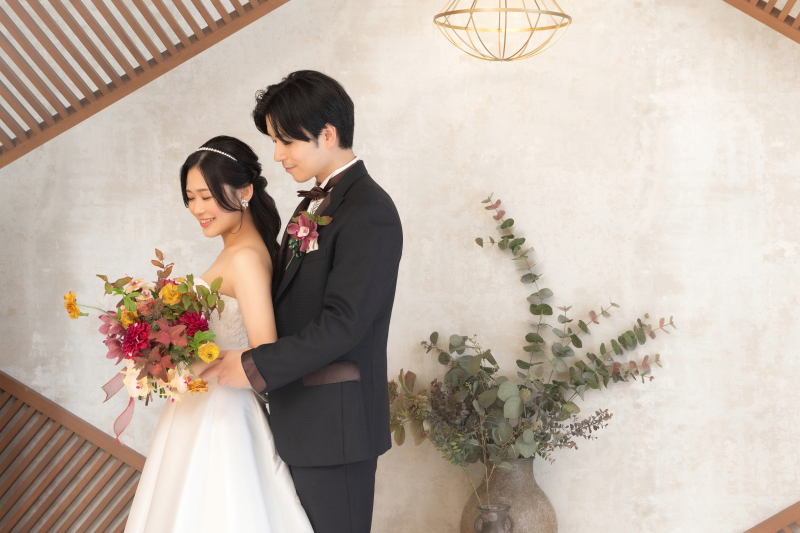 新郎様からのバックハグ♡