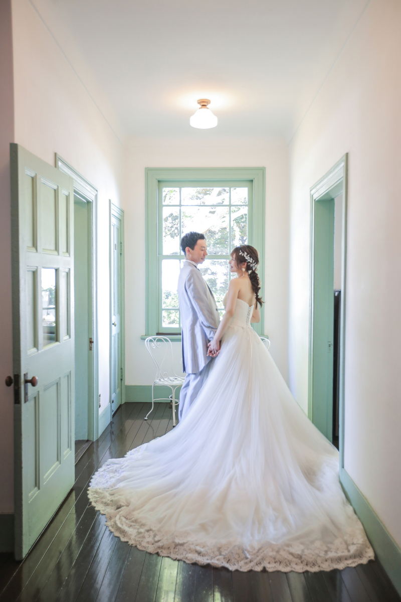 ドレスのトレーンもしっかりと写して♡