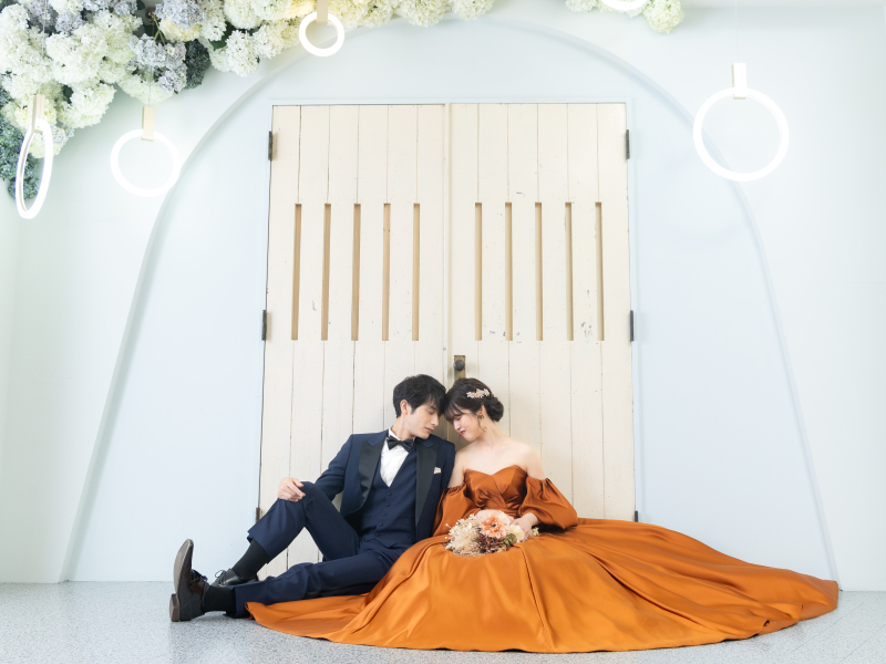 洋装ならではの座りのショット♡