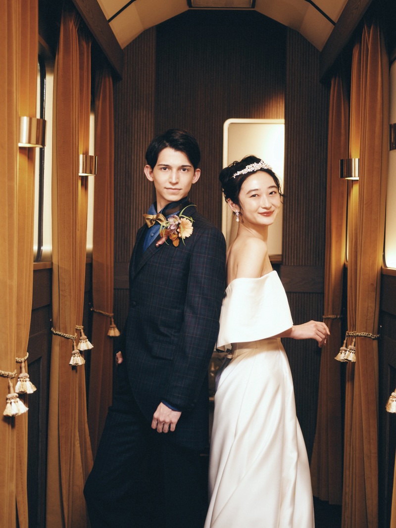 【通常価格258,000円(税抜)が期間限定で5万円OFF！】【衣裳2着選び放題】和装洋装スタジオ撮影24Pアルバム付きプラン