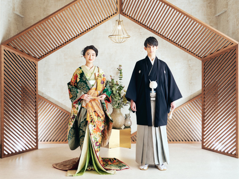 【通常価格198,000円(税抜)が期間限定で5万円OFF!】【衣裳2着選び放題】和装洋装スタジオ撮影12Pアルバム付きプラン