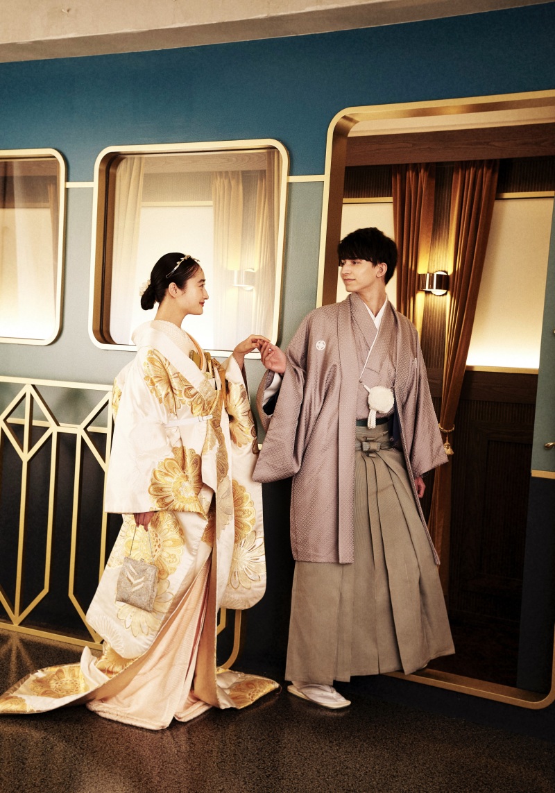 【通常価格228,000円(税抜)が期間限定で5万円OFF！】【衣裳2着選び放題】和装洋装スタジオ撮影18Pアルバム付きプラン