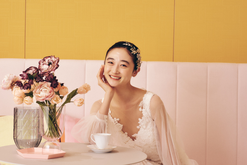 【通常価格138,000円(税抜)が期間限定で5万円OFF】【衣裳2着選び放題】洋装ソロウェディング撮影アルバム12P付きプラン