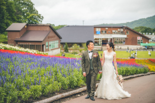 eneen wedding GUNMA_【花畑】季節の花々に囲まれて色鮮やかなフォト