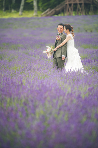 eneen wedding GUNMA_【花畑】季節の花々に囲まれて色鮮やかなフォト