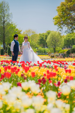 eneen wedding GUNMA_【花畑】季節の花々に囲まれて色鮮やかなフォト