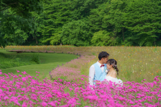 思い出の場所で撮影するのもおすすめです。お二人の日常を切り取ります。