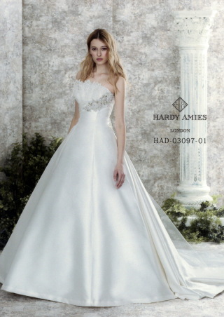 HARDY　AMIES