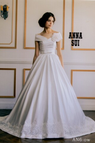 ANNA SUI