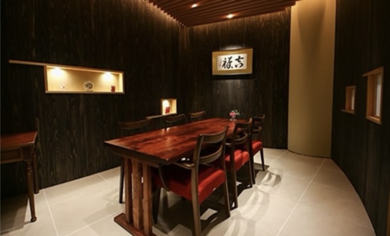 館内にあるレストランで昼食