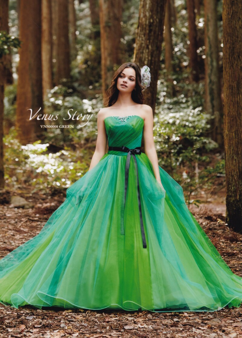 Tree House Kurume_カラードレスが豊富