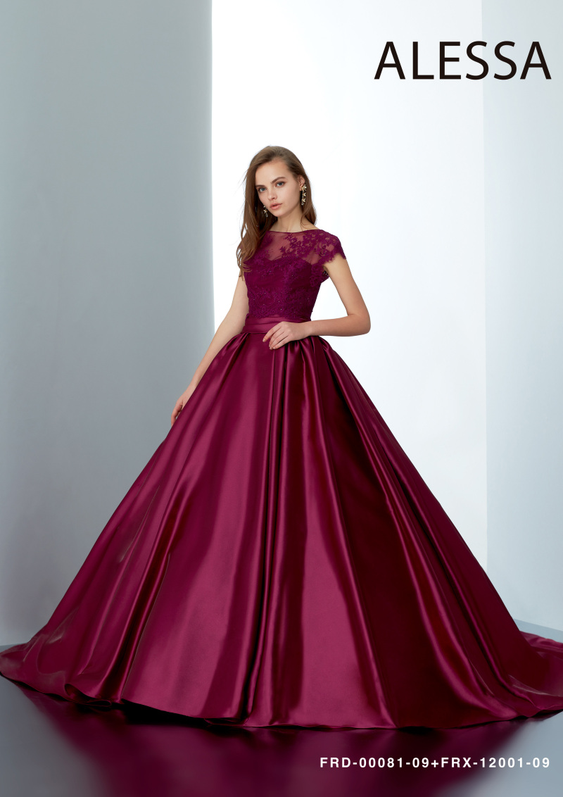 Tree House Kurume_カラードレスが豊富