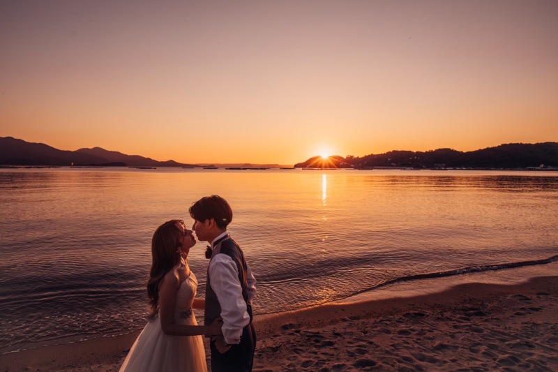 【糸島サンセットフォト】300着から衣装選び放題!(ドレス、美容、移動費、全データ、レタッチ付)