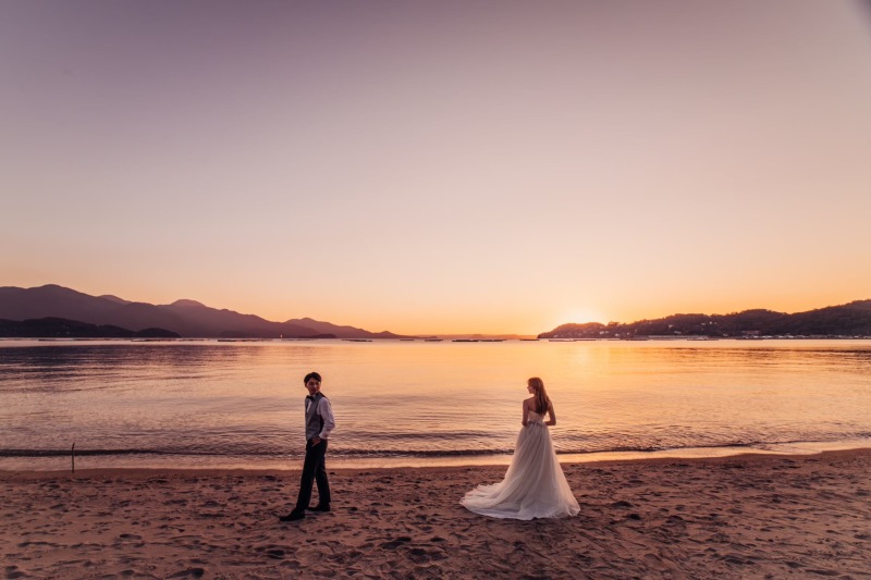 【糸島サンセットフォト】300着から衣装選び放題!(ドレス、美容、移動費、全データ、レタッチ付)