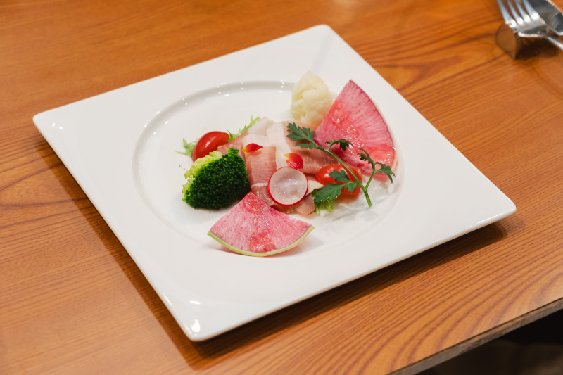 【和装1着＋洋装1着＋会食付き】撮影からお食事まで込々プラン！(美容、データ付き)