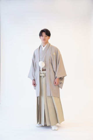 グレージュ紋服