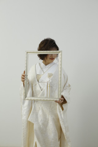 ベージュ×ゴールドコーデ