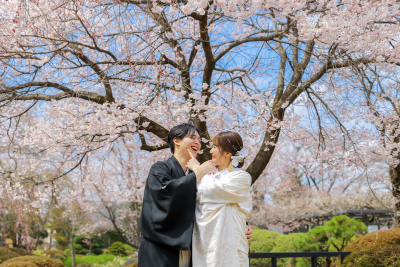 満開の桜に包まれて♡高島城で叶える和装ロケーションフォト