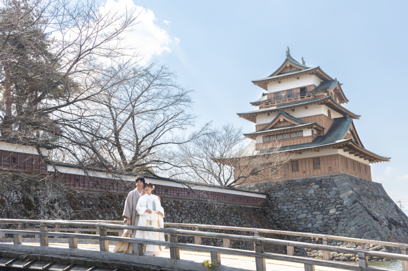お城を背景に