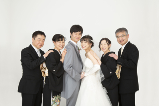 家族みんなでファミリーウエディングフォト
