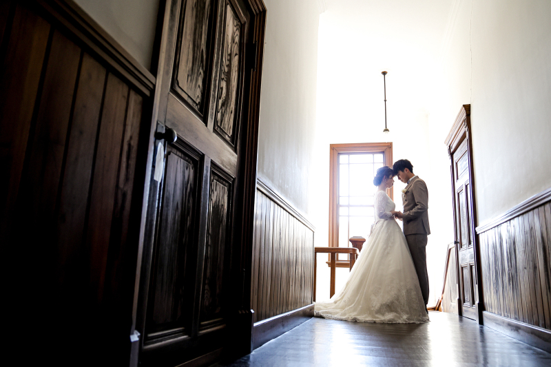 奥行を活かした全身ショット