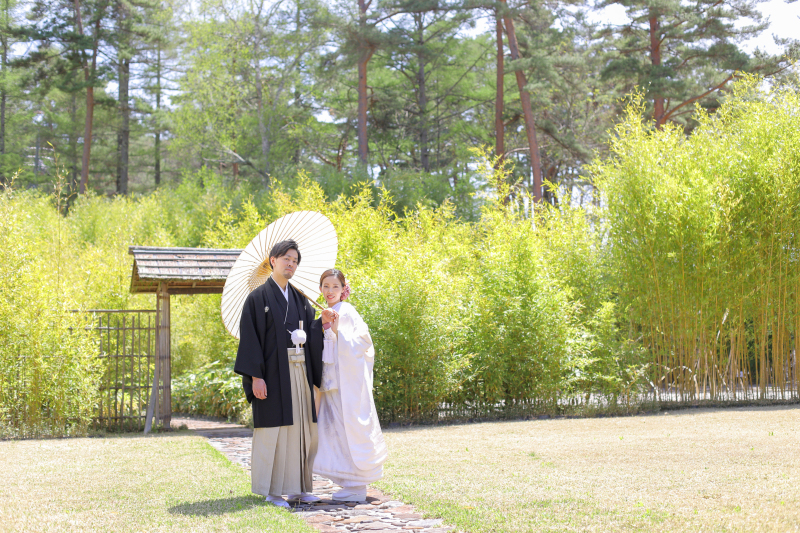 お2人寄り添って