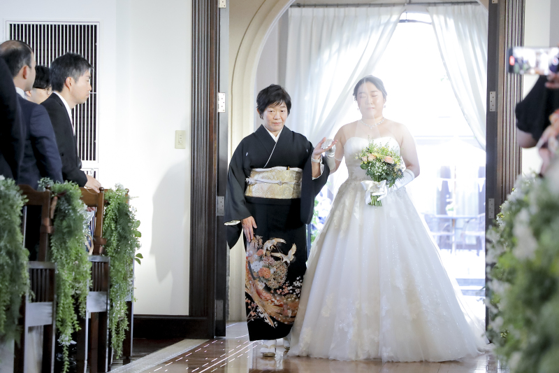 お母様との挙式入場