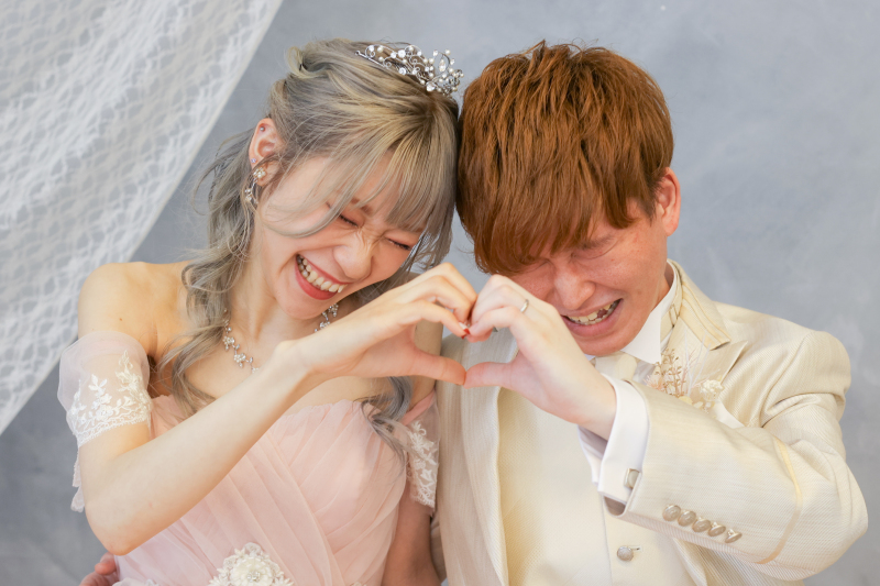 ふたりらしく楽しむ♡スタジオで叶える洋装2着フォトウェディング