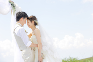 大自然のなかでアウトドアウェディング