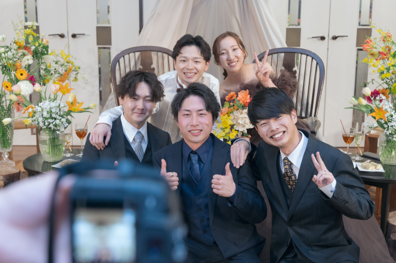 仲間に囲まれて！