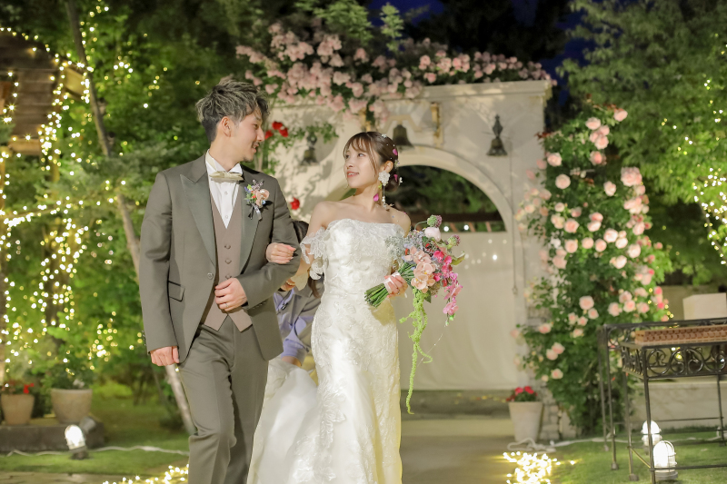 【選べる特典!】結婚式場フォト|衣装+美容+フィッティング+撮影|期間限定|イルミネーションで撮れる|土日祝日会場使用料半額