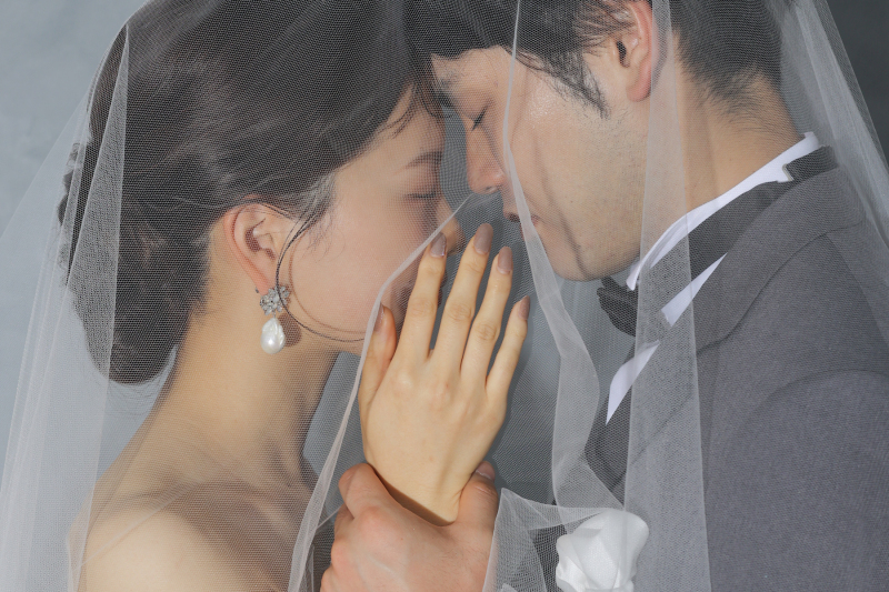 【衣装で選ぶフォトウェディング】洋装2着スタジオプラン|新郎2着新婦2着|こだわり派納得の品揃え|式場使用ドレスが着れる