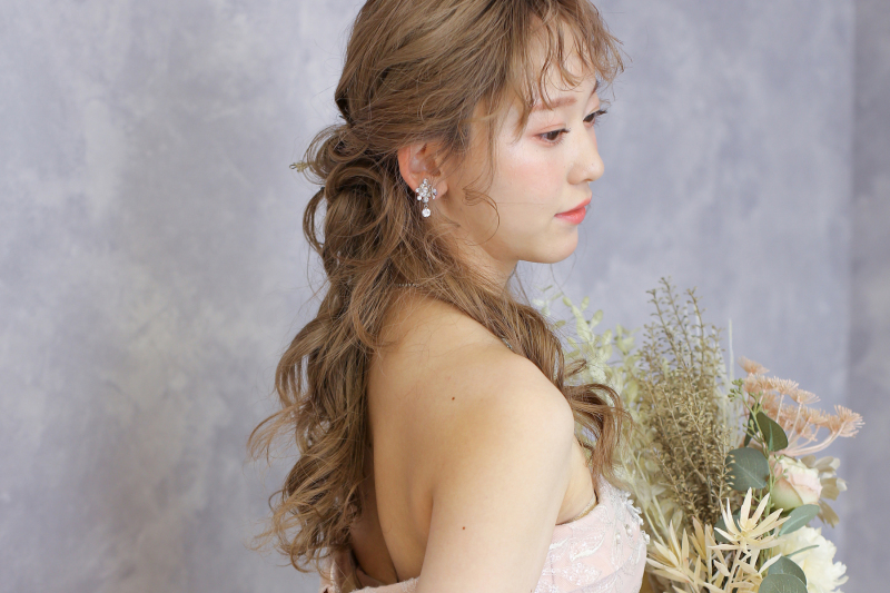 【ソロウェディング】スタジオフォト|洋装プラン|ドレス1着|衣装+美容+撮影|新スタジオで撮れる|全データ付