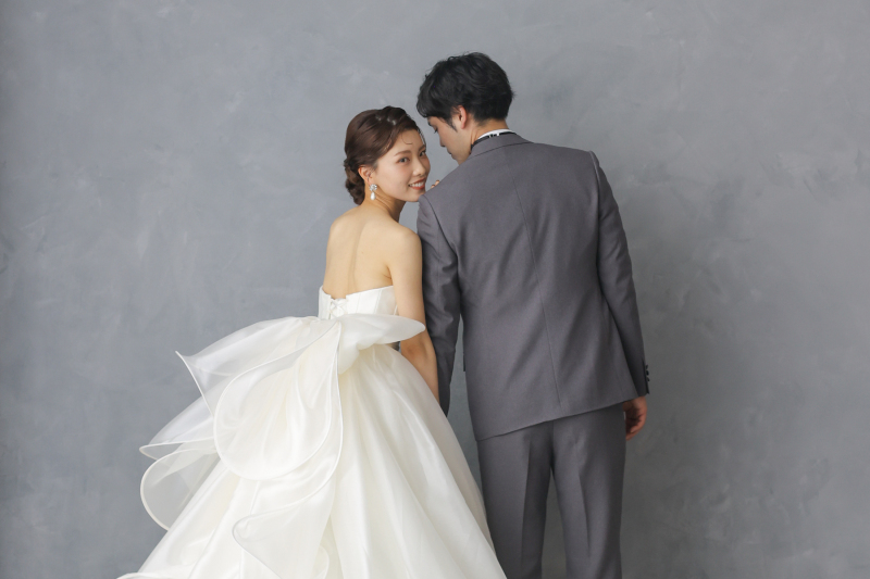 【衣装で選ぶフォトウェディング】洋装2着スタジオプラン|新郎2着新婦2着|こだわり派納得の品揃え|式場使用ドレスが着れる