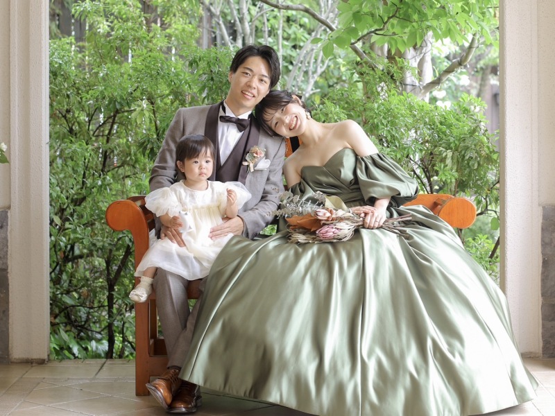 【親子で◎】結婚式場フォト|新郎新婦洋装1着|挙式風|チャペル&ガーデン&邸宅で撮れる|お子さまと一緒に撮影|全データ付