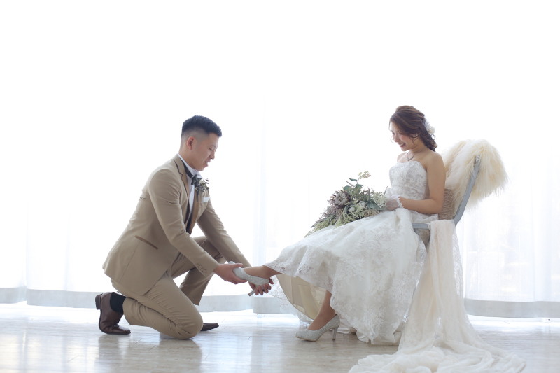【衣装で選ぶフォトウェディング】洋装2着スタジオプラン｜新郎2着新婦2着｜こだわり派納得の品揃え｜式場使用ドレスが着れる