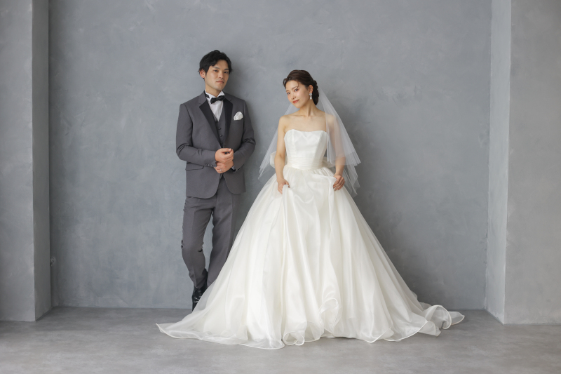 【当店人気No,1】洋装スタジオプラン|ドレス&タキシード|結婚式前撮りにおすすめ|データ30カット付|8万円台で叶う