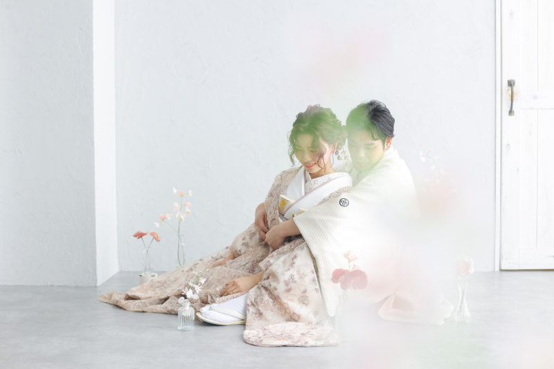 【最大&yen;25,000オフ】スタジオフォト｜衣装＋美容＋フィッティング＋撮影｜洋装 or 和装どちらか1着｜全データ付｜期間限定