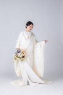 立梅観世水に鶴