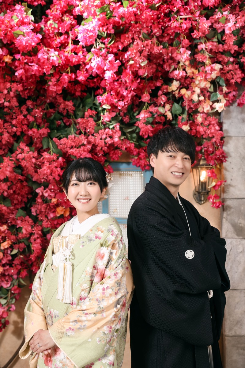 ボリュームたっぷりのお花の前で