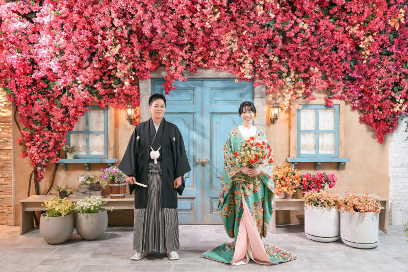 満開のブーゲンビリアと和の調和を