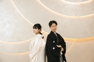 凛々しい佇まいで