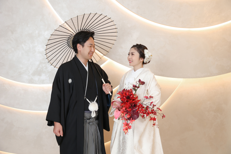 寄り添い合って