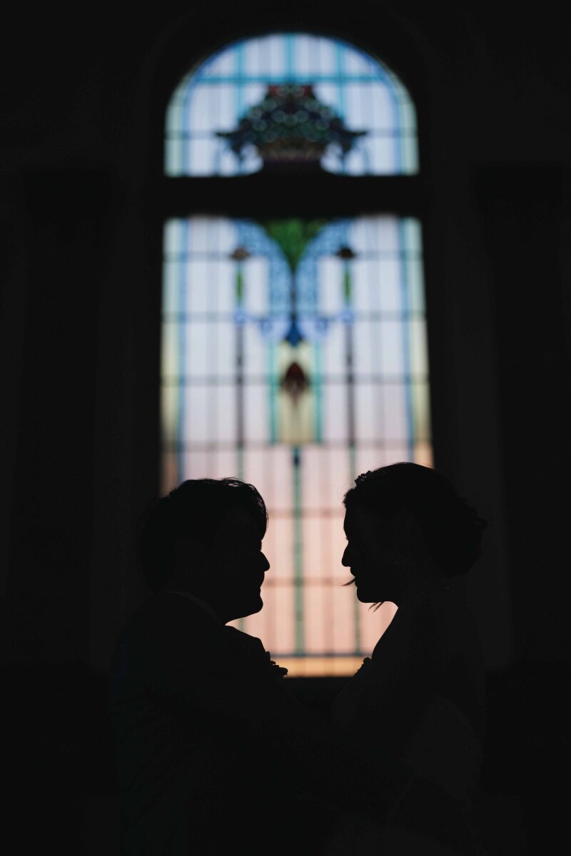 ステンドガラスのある中央階段で♩