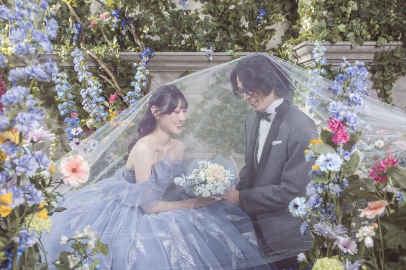 ブルードレスでベールインショット♡