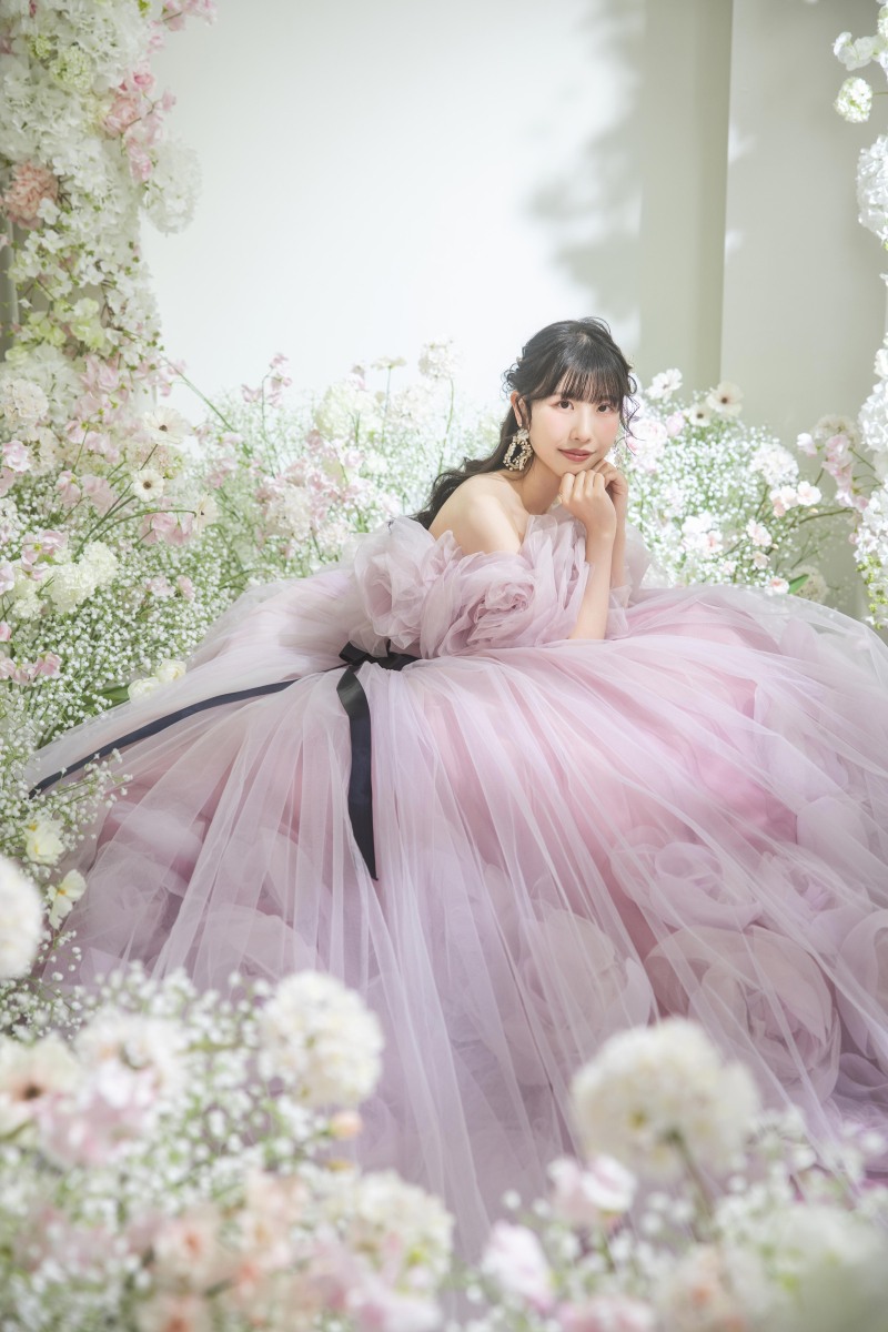 ドレスが主役の華やかカット