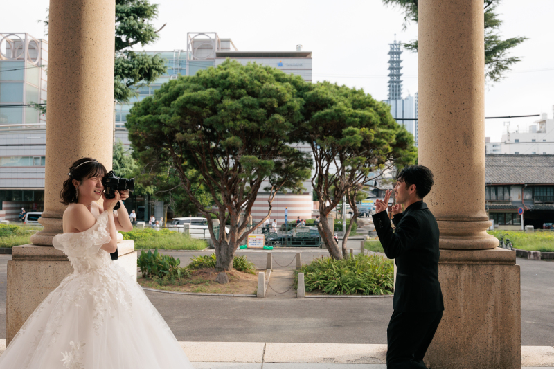 撮影の合間の、微笑ましいひととき