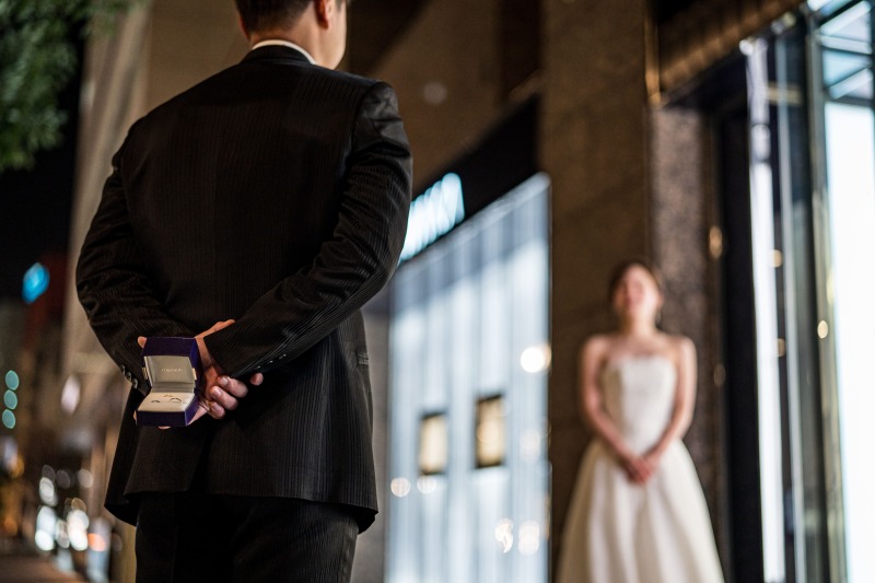 新郎から新婦へのサプライズ
